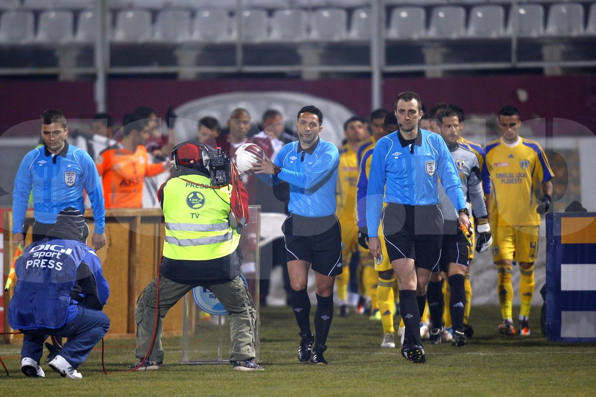 S-a retras Sebastian Colțescu, arbitrul numărul 1 all-time în Superliga: „Libertatea și demnitatea nu trebuie pierdute niciodată în viață”
