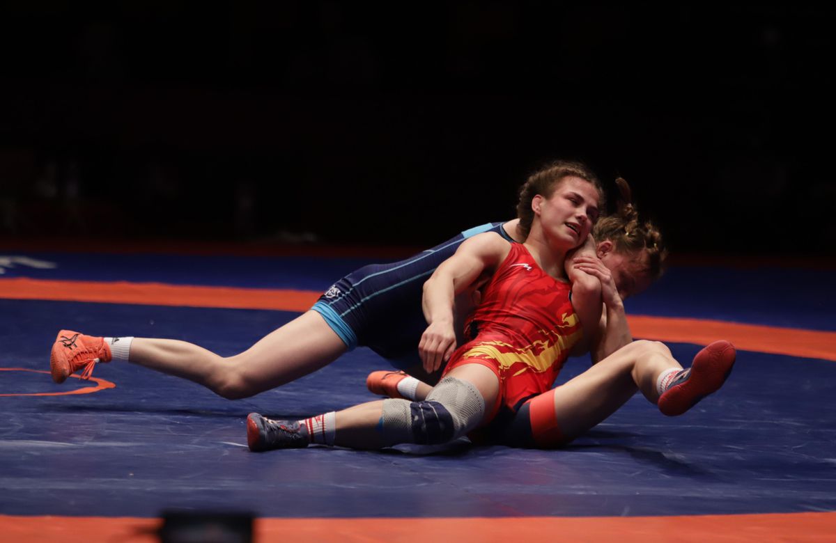 Două medalii de argint pentru România la Campionatele Europene de lupte de la București