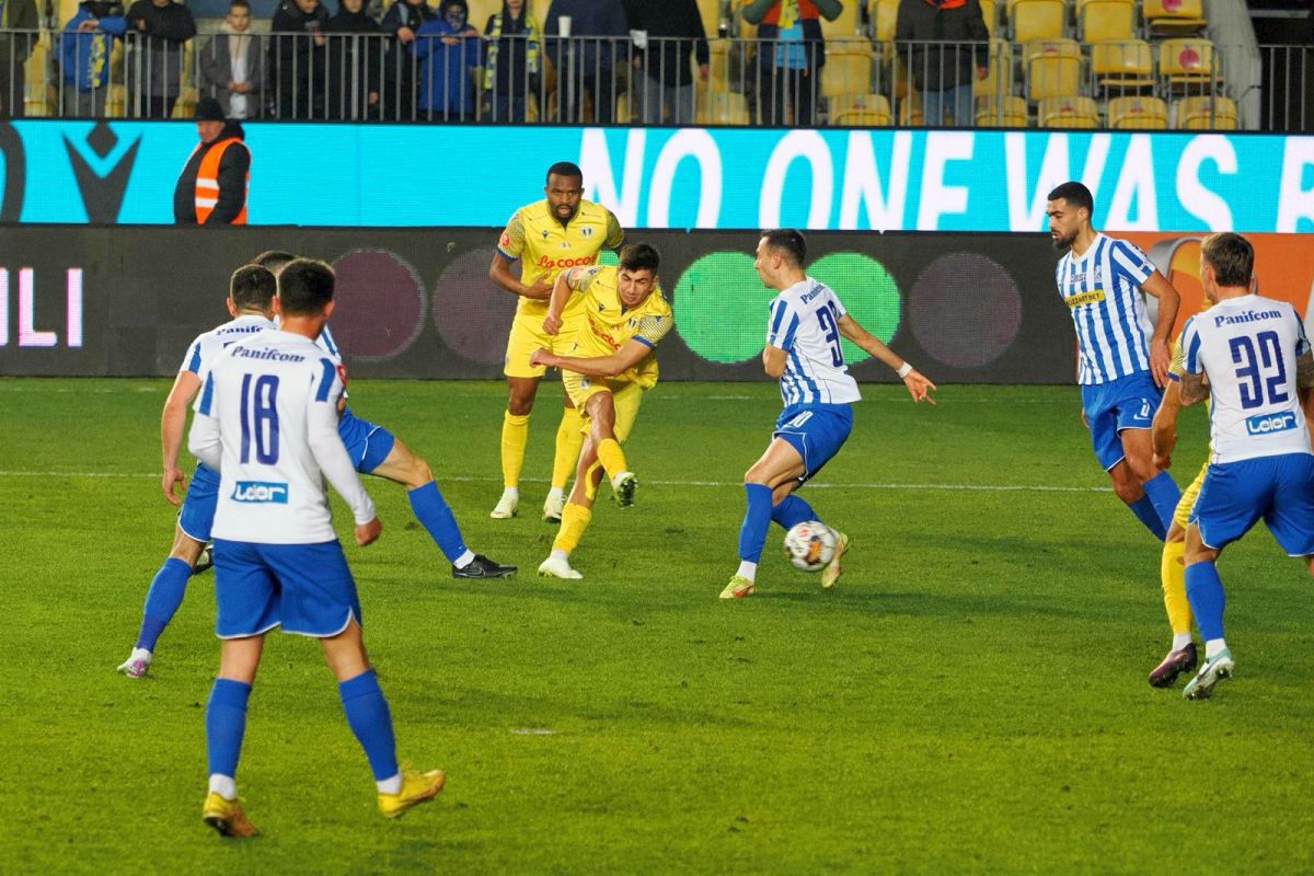 Petrolul dă lovitura în ultimul minut cu Poli Iași și simte gustul victoriei după 3 etape! Clasamentul acum + notele GSP