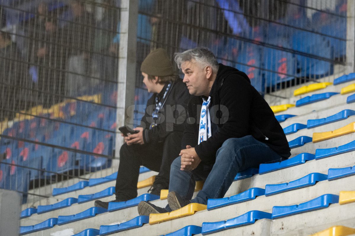 Impresionant! Un puști de 14 ani și tatăl său au venit special cu trenul de la Iași pentru meciul cu Petrolul: „Cum e să fii suporter...”