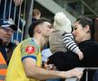 Petrolul - Poli Iași 2-1. Jucătorii au petrecut cu copiii FOTO Ionuț Iordache
