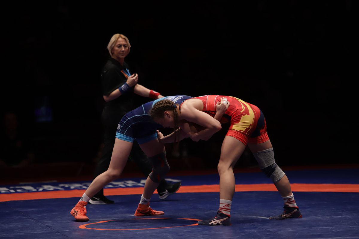 Două medalii de argint pentru România la Campionatele Europene de lupte de la București