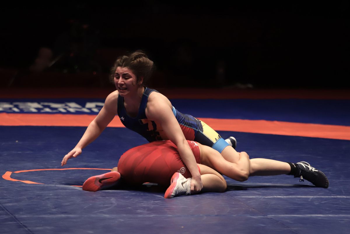 Două medalii de argint pentru România la Campionatele Europene de lupte de la București