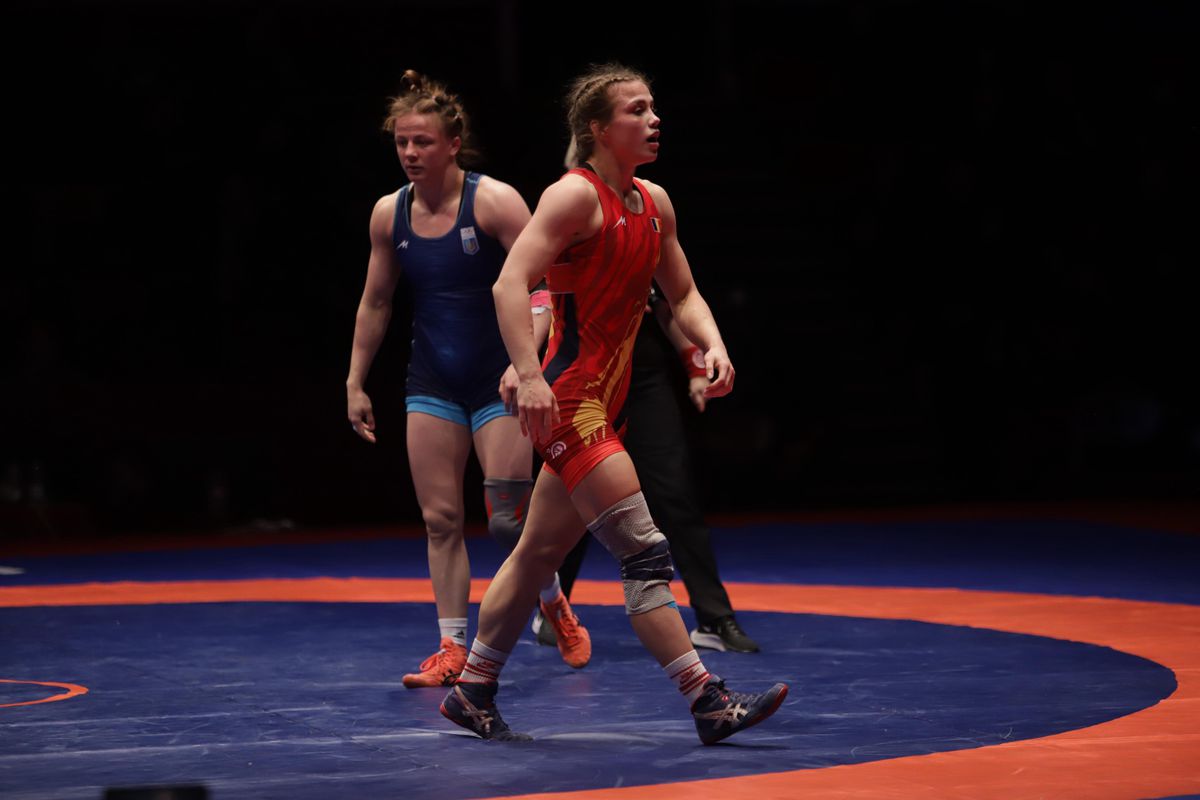 Două medalii de argint pentru România la Campionatele Europene de lupte de la București