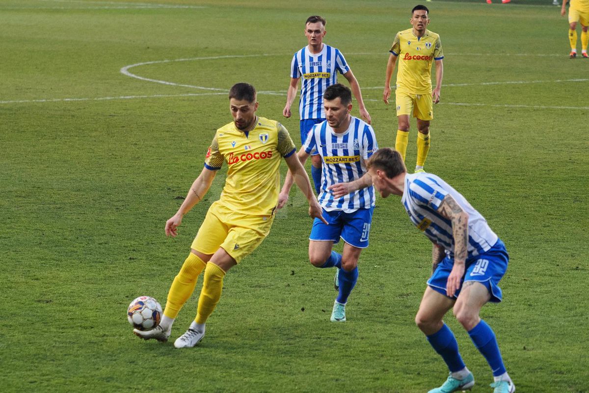 Altfel de știri de la Petrolul - Poli Iași 2-1 » Grădinița de acasă, arbitrii, „refacere” cu tobă și slănină + Andreea Hanca s-a accidentat