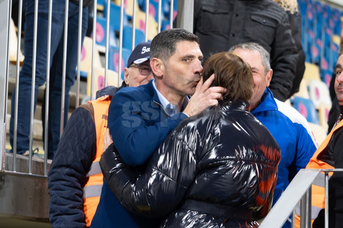 Petrolul - Poli Iași 2-1. Florin Pîrvu, în brațele soției