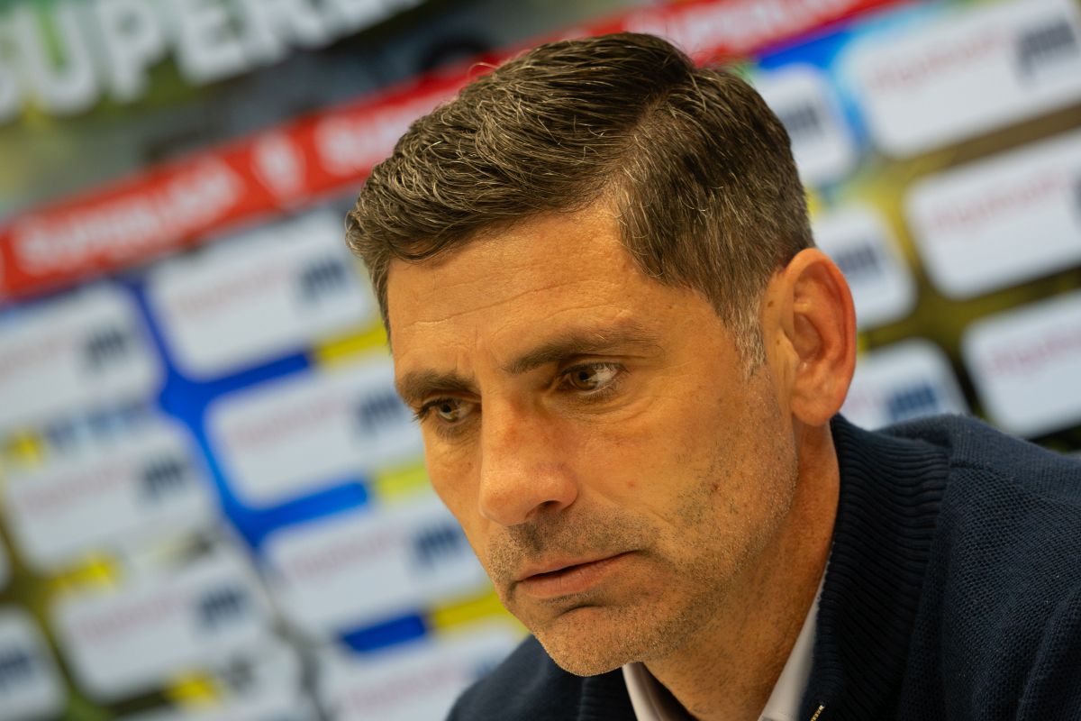 Petrolul - Poli Iași 2-1. Florin Pîrvu, în brațele soției