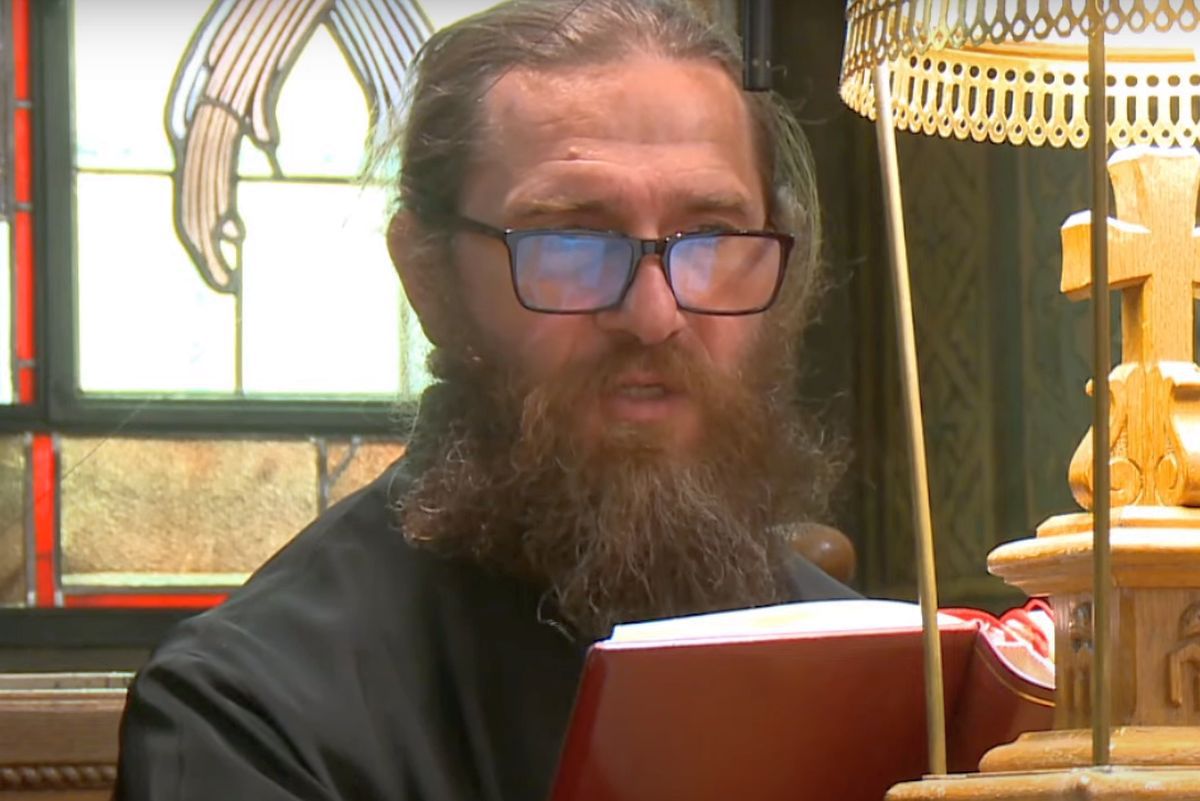 Imagini inedite cu Alexandru Tudor la Patriarhie » Ce l-a pus preotul să facă: toate privirile au fost pe fostul arbitru