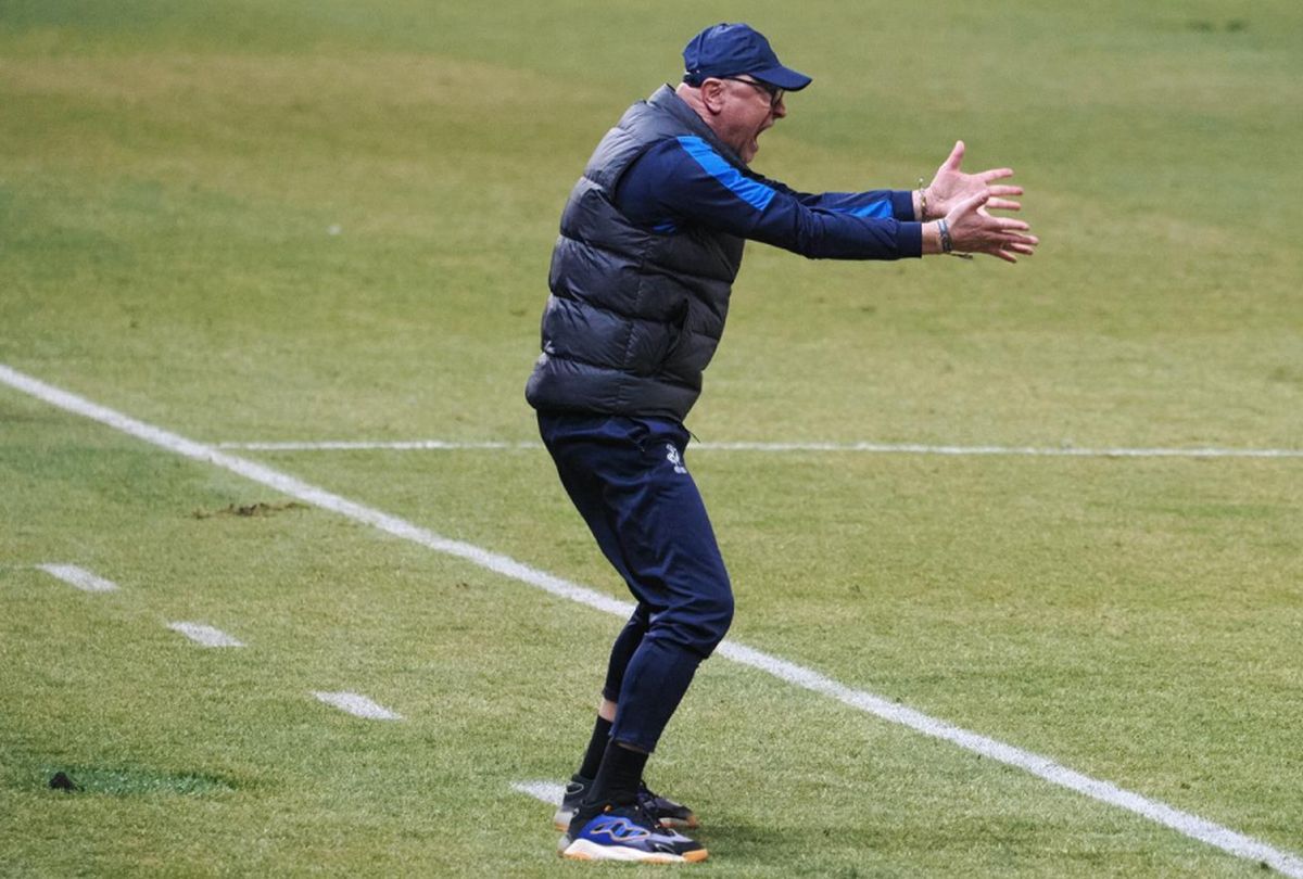 Leo Grozavu a răbufnit la conferință după Petrolul - Poli Iași: „Arbitraj ca pe timpuri la liga a treia”