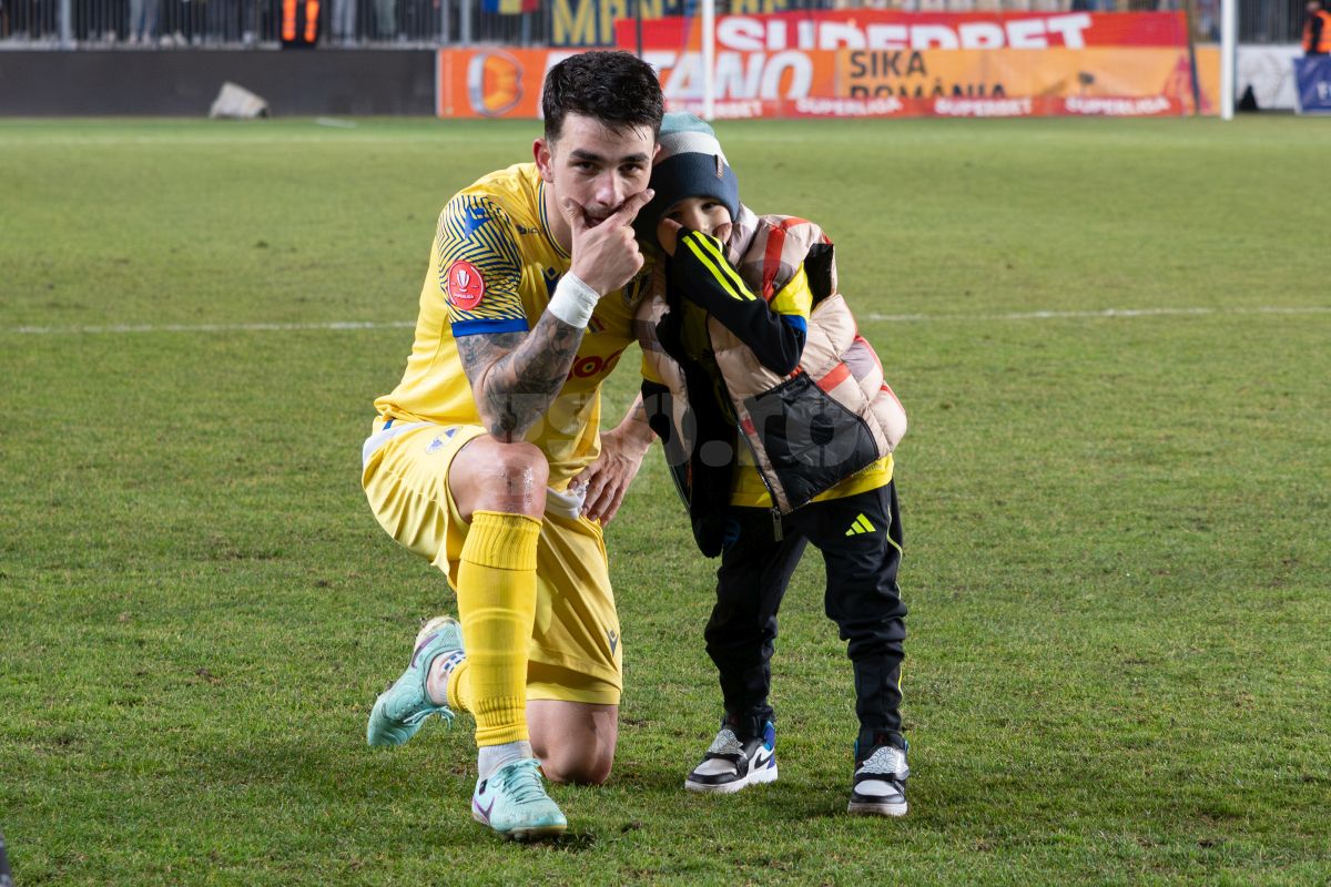 Petrolul - Poli Iași 2-1. Jucătorii au petrecut cu copiii