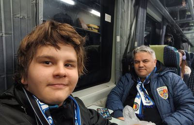 Impresionant! Un puști de 14 ani și tatăl său au venit special cu trenul de la Iași pentru meciul cu Petrolul: „Cum e să fii suporter...”