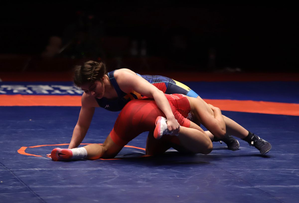 Două medalii de argint pentru România la Campionatele Europene de lupte de la București