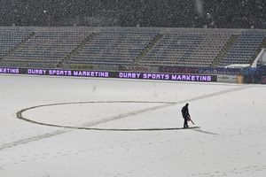 Gloria Buzău - FCSB, fără artileria grea pentru bucureșteni » Uluitor! Cum arată gazonul, cu două ore înainte de partidă