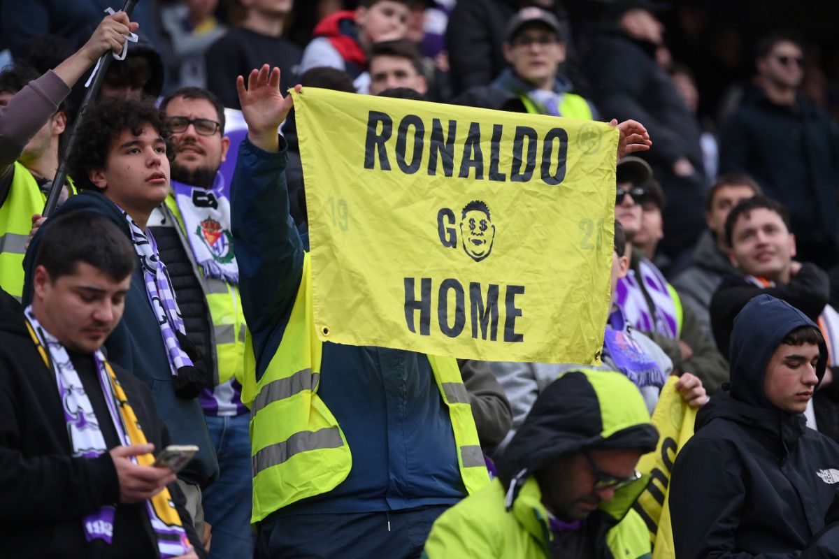 Marele Ronaldo, contestat în Spania! I-au pus dolari în loc de ochi și abia așteaptă să scape de el