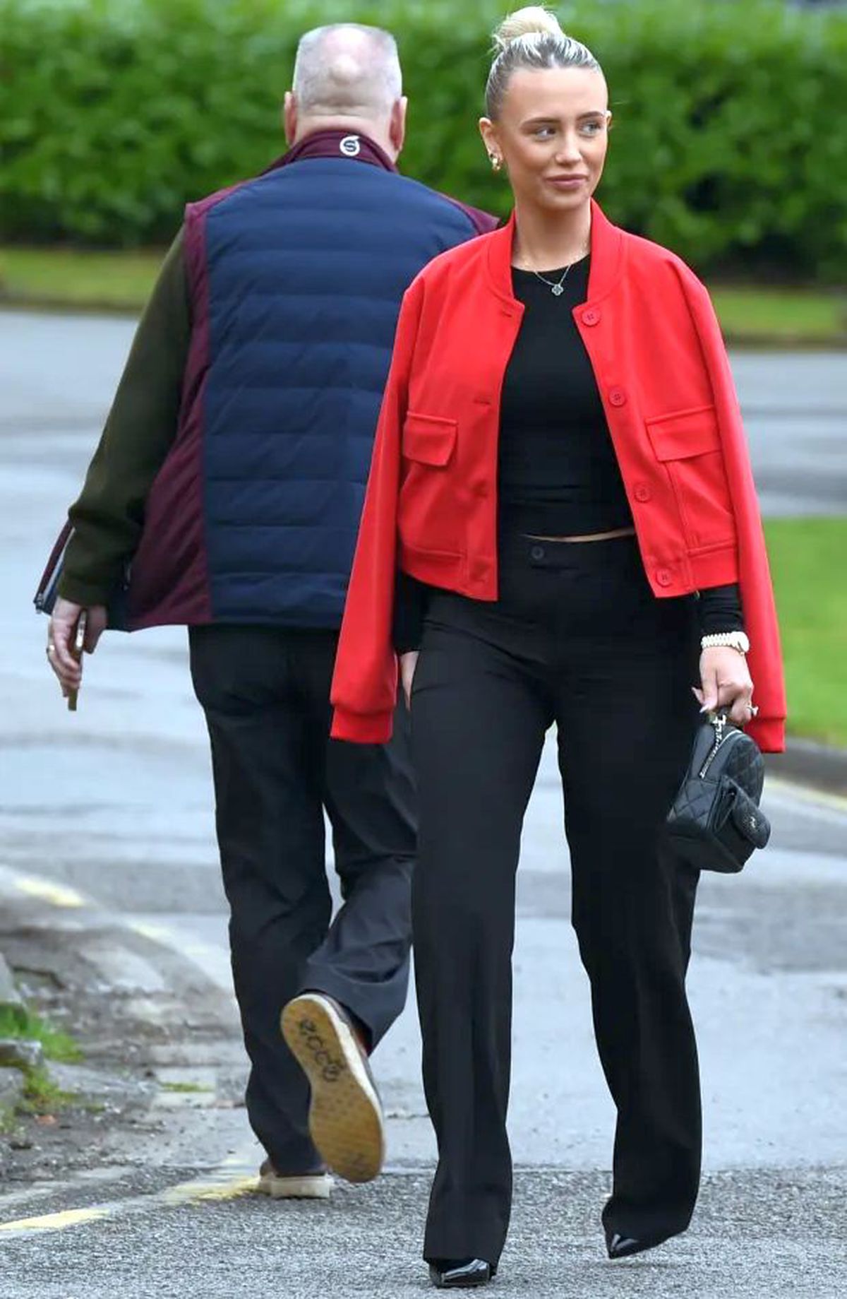 Are 3 copii cu supervedeta din Premier League, iar acum a fost cerută în căsătorie. Inelul cu diamant uriaș a dat-o de gol