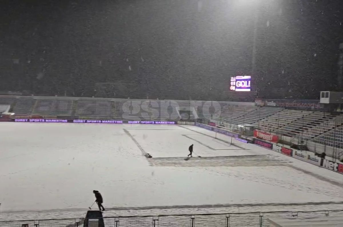 Cel mai aclamat fotbalist de la FCSB în nămeții de la Buzău » Apelul crainicului: „Să îl aplaudăm!”