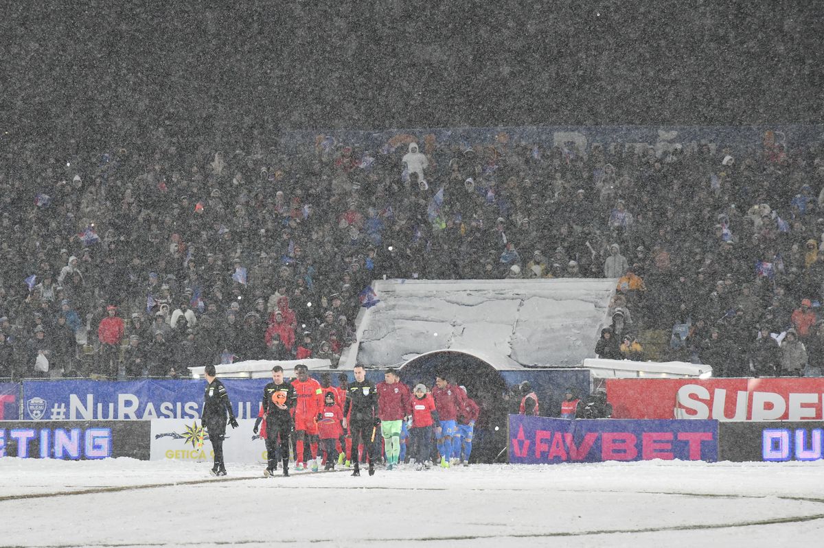 Gloria Buzău - FCSB, disputat pe ninsoare, foto: Cristi Preda / GSP // 16.02.2025