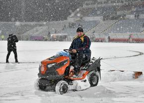 Gloria Buzău - FCSB, în condiții de viscol » Partida nu începe la ora programată