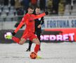 Florin Tănase în Gloria Buzău - FCSB, disputat pe ninsoare, foto: Cristi Preda / GSP // 16.02.2025
