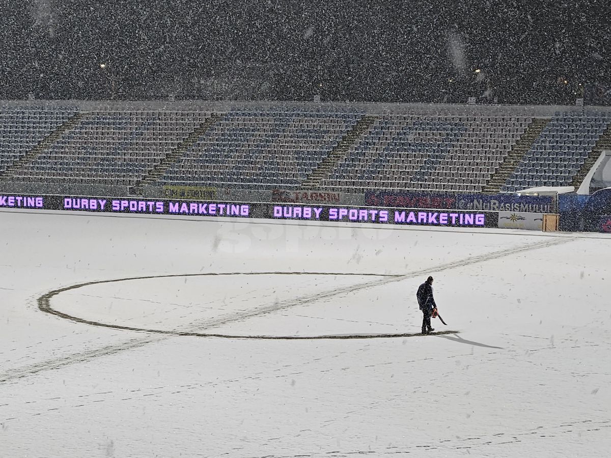 Imagini cu zăpada de la Buzău, înaintea meciului Gloria - FCSB