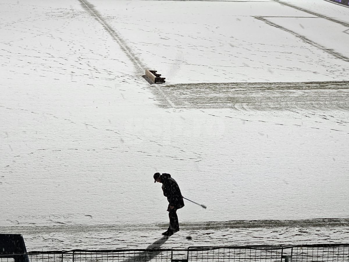 Imagini cu zăpada de la Buzău, înaintea meciului Gloria - FCSB