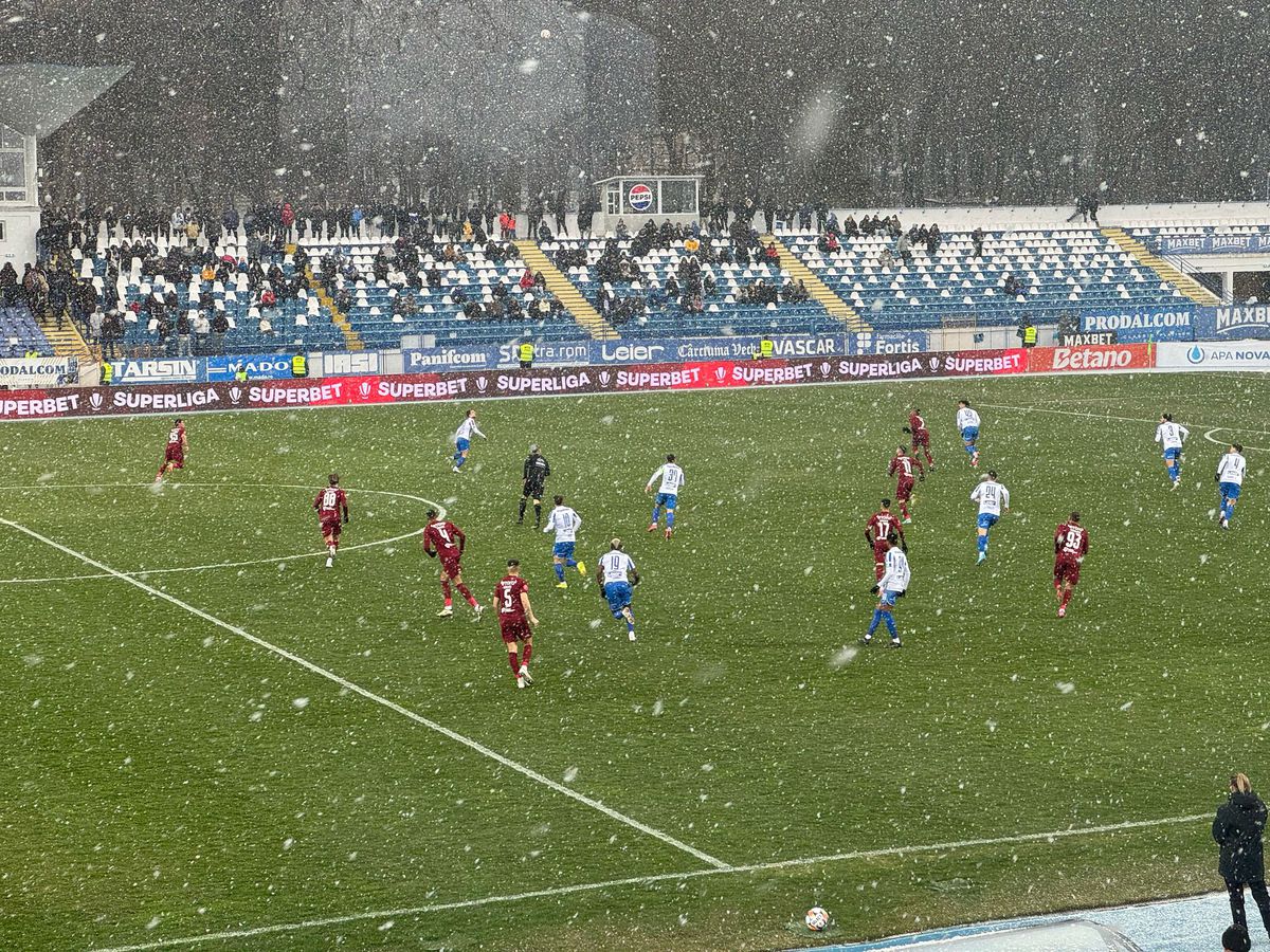 Imagini din Poli Iași - CFR Cluj