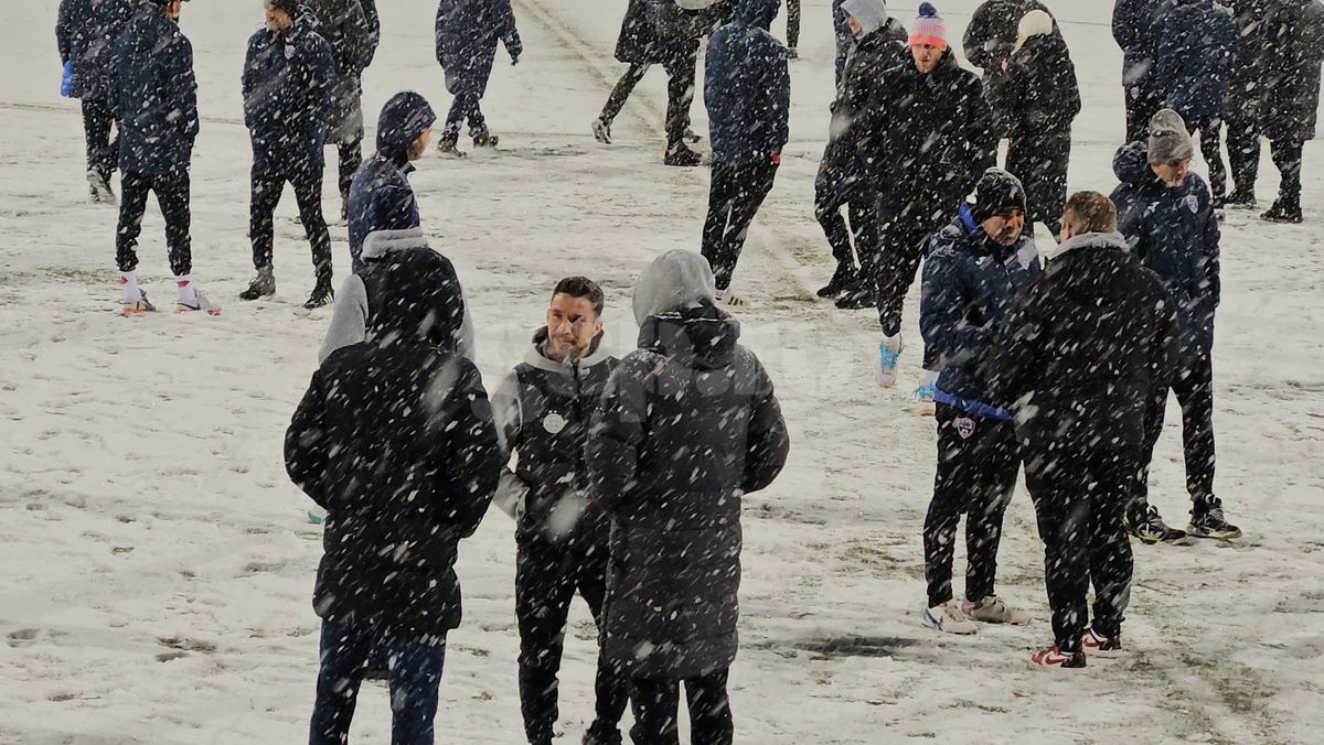 Imagini cu zăpada de la Buzău, înaintea meciului Gloria - FCSB