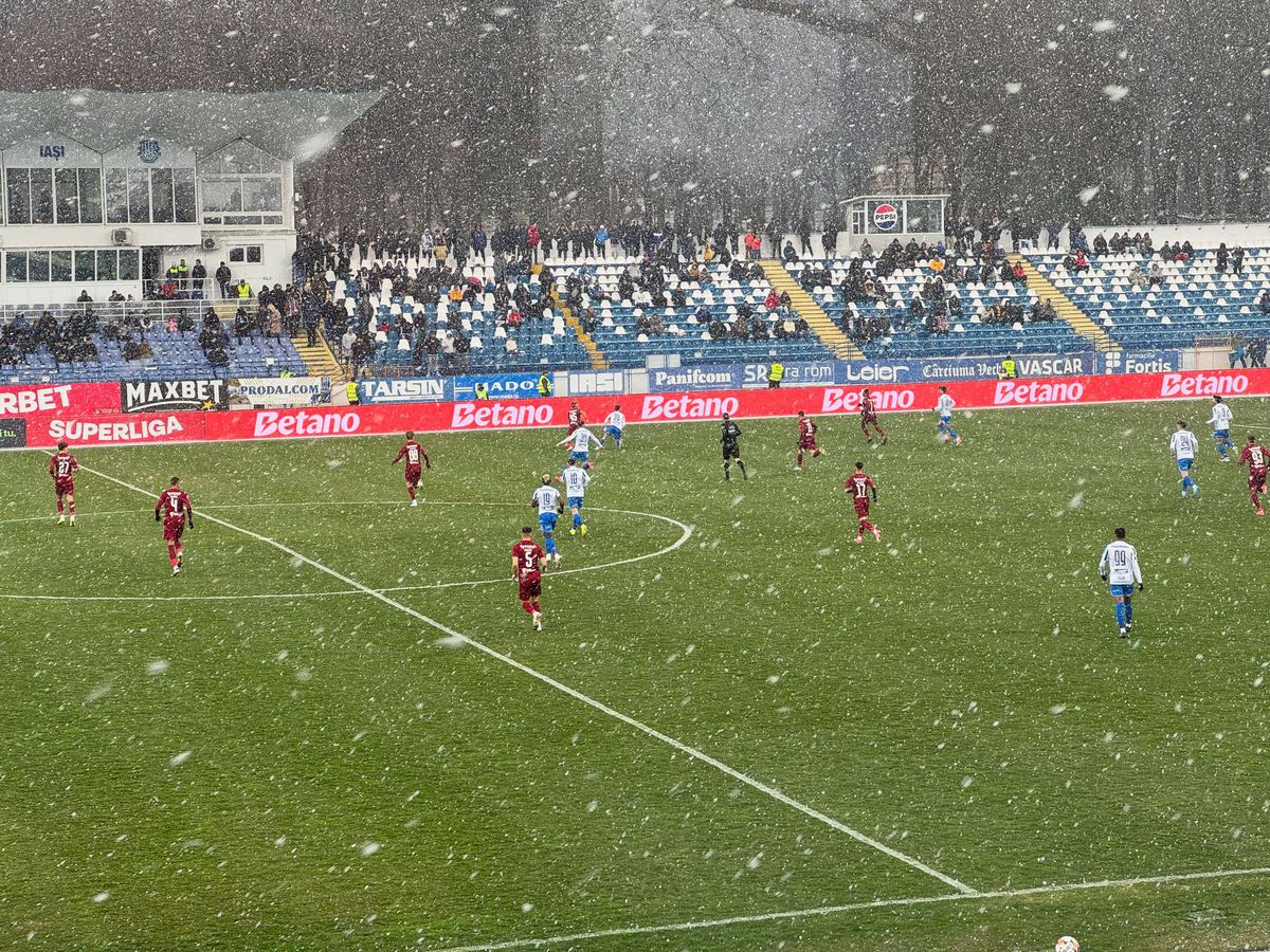 Imagini din Poli Iași - CFR Cluj