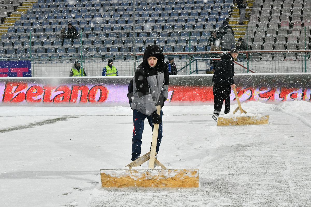 Imagini cu zăpada de la Buzău, înaintea meciului Gloria - FCSB