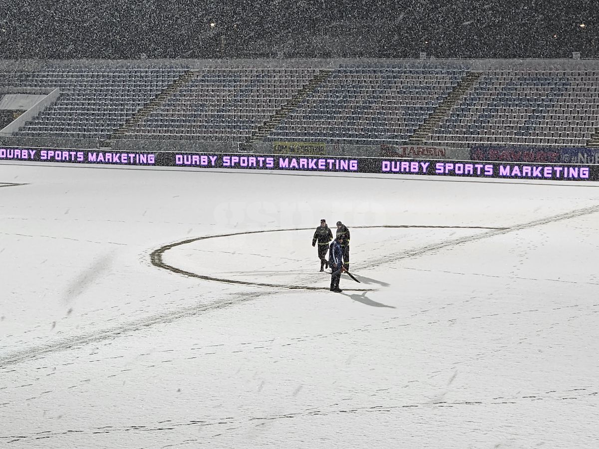 Imagini cu zăpada de la Buzău, înaintea meciului Gloria - FCSB