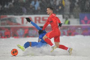 Gloria Buzău - FCSB, în condiții de viscol » FCSB domină, dar nu își creează ocazii de gol