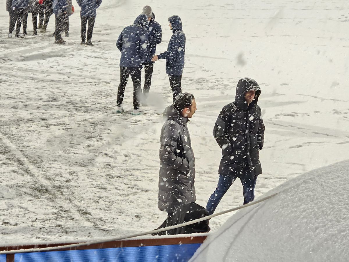 Eugen Neagoe dă vina pe autorități pentru situația de la Buzău - FCSB: „Nu mă ascultă nimeni! Sunt doi muncitori, săracii...”