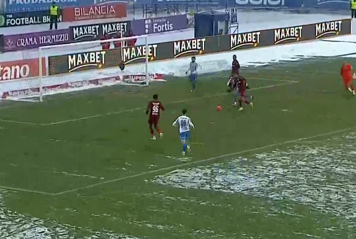 L-a exasperat pe Dan Petrescu! » Incredibil cum a ratat Postolachi în Poli Iași - CFR Cluj