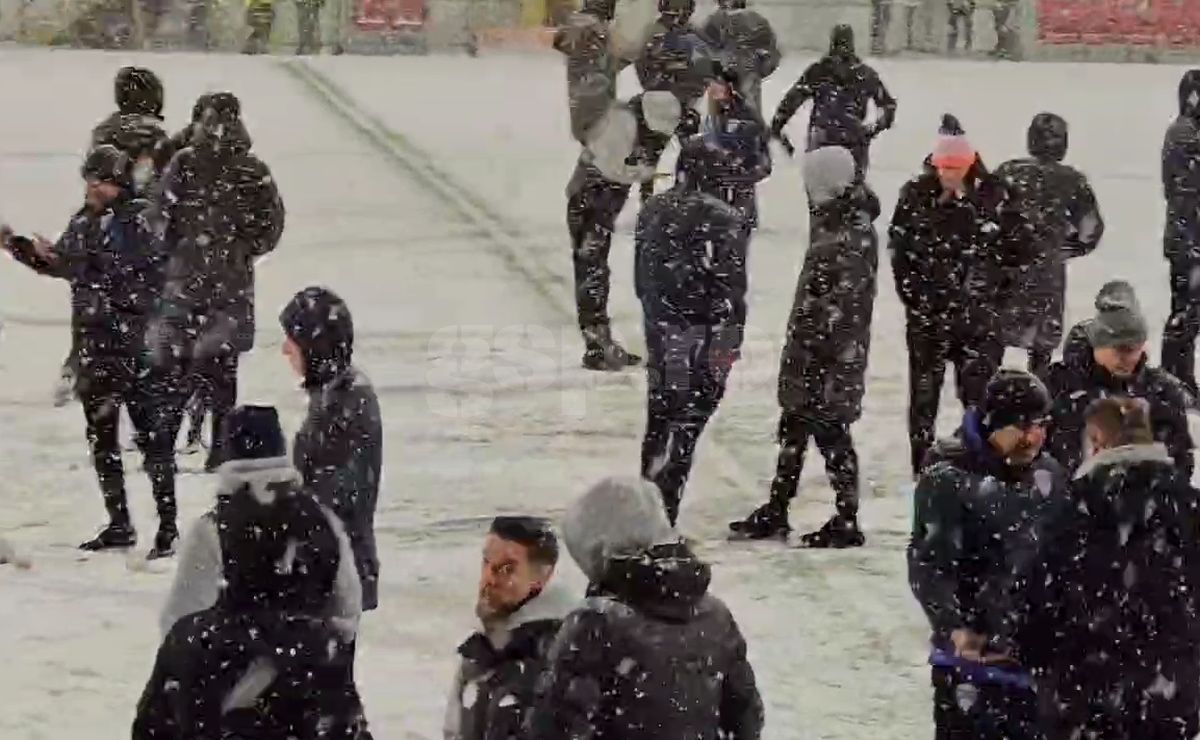 Imagini cu zăpada de la Buzău, înaintea meciului Gloria - FCSB
