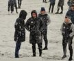 Inspecția gazonului cu zăpadă, înainte de Gloria - FCSB / FOTO: Eduard Apostol (GSP.ro)