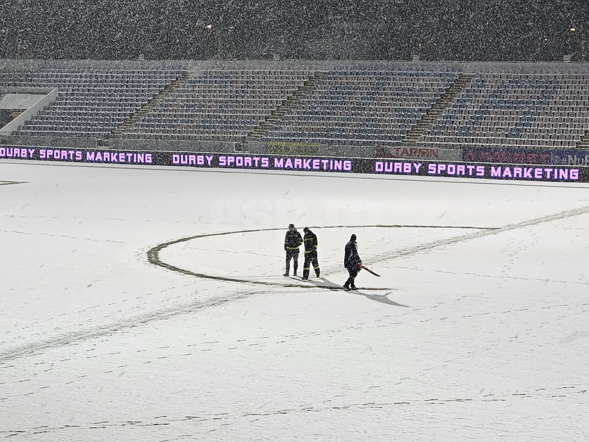 Imagini cu zăpada de la Buzău, înaintea meciului Gloria - FCSB