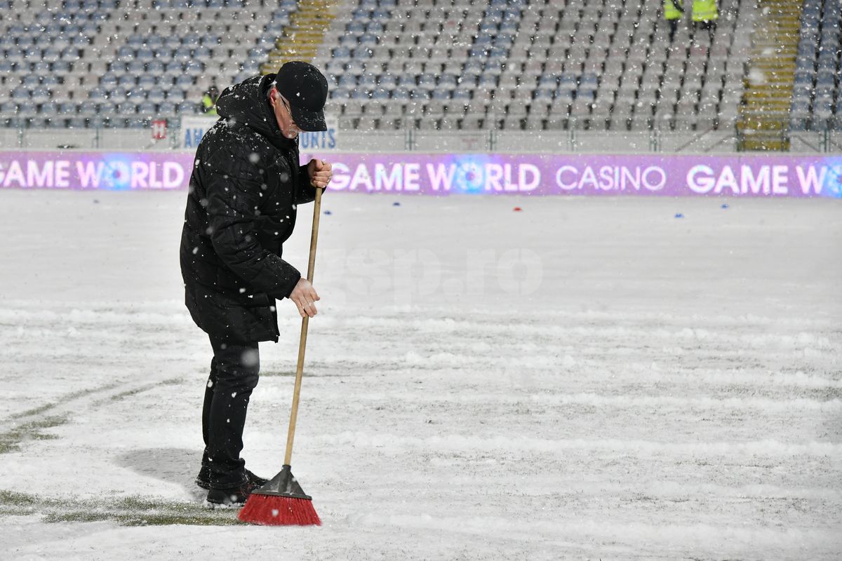 Imagini cu zăpada de la Buzău, înaintea meciului Gloria - FCSB