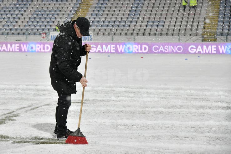 Improvizația prin care buzoienii vor să îndepărteze zăpada / Imagini: Cristi Preda (GSP.ro)