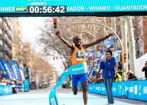 Nou record mondial la semimaraton! A spulberat precedentul timp cu cea mai mare diferență din istorie: „Uimitor!”