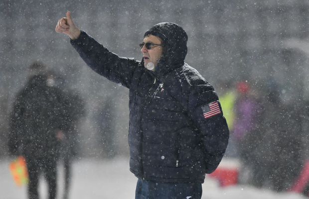 După Buzău - FCSB, Neagoe și-a spus oful și a fugit din fața reporterilor: „N-am pomenit așa ceva! Băi nebunule, eu sunt român! Tu vorbești cu mine în engleză?!”