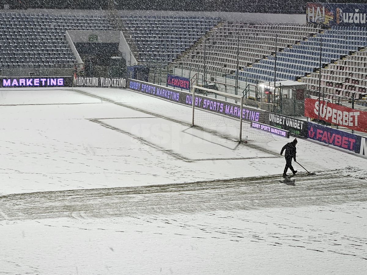Cel mai aclamat fotbalist de la FCSB în nămeții de la Buzău » Apelul crainicului: „Să îl aplaudăm!”