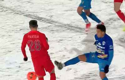 Panduru reclamă două greșeli de arbitraj în Buzău - FCSB: „100% a vrut să-l lovească. Foarte urât!” + De ce nu a fost anulat autogolul lui Turda