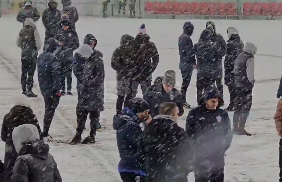Imagini cu zăpada de la Buzău, înaintea meciului Gloria - FCSB