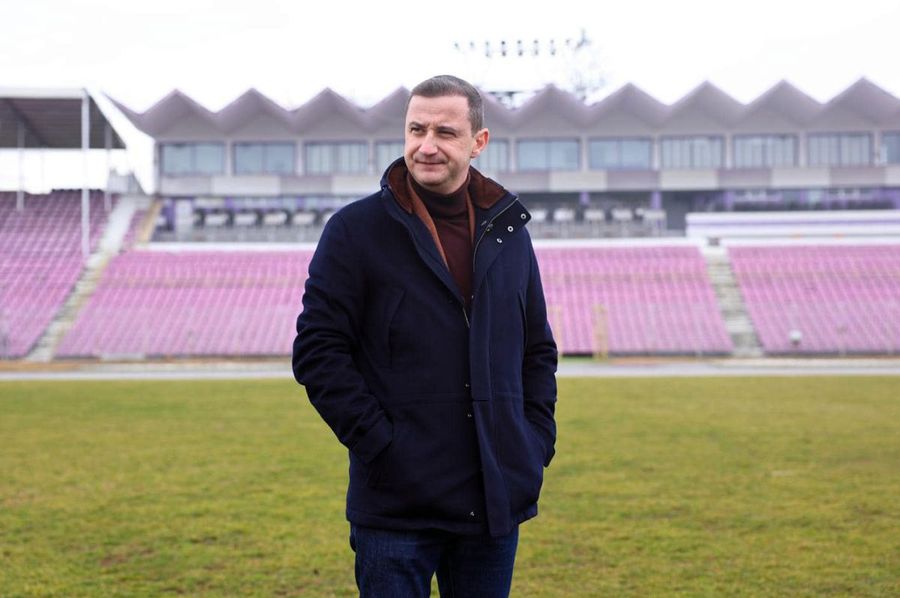 Imagini impresionante în fotbalul românesc! Stadionul istoric „s-a aprins” pentru ultima oară înaintea demolării: „Ne-ai fost casă, cetate”