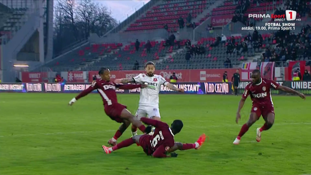 VAR a intervenit de DOUĂ ori la aceeași fază în Hermannstadt - CFR Cluj » Andrei Chivulete, întors la ultima fază a meciului într-un moment-cheie