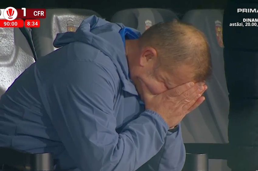 Imaginile tristeții! Cum a fost surprins Dorinel Munteanu la finalul partidei dintre Hermannstadt și CFR Cluj // FOTO: captură Prima Sport