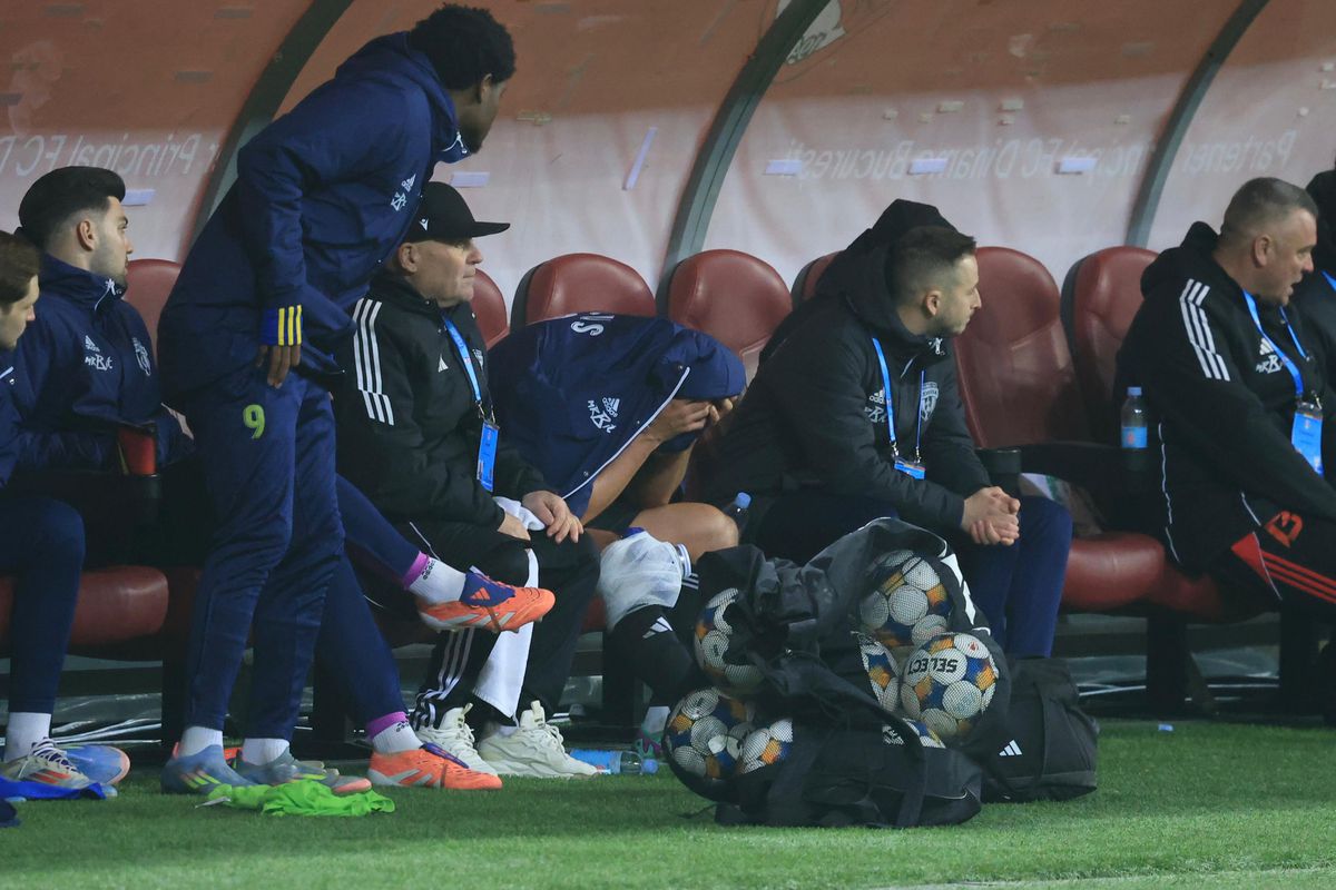 Jayson Papeau s-a accidentat în Dinamo - Unirea Slobozia // FOTO: Ionuț Iordache (GSP.ro)