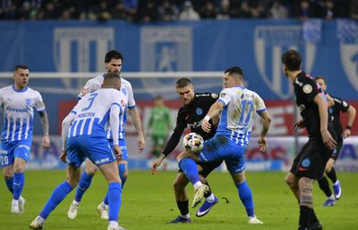 Nu doar Screciu » Un alt jucător de la Universitatea Craiova a ieșit „șifonat” din meciul cu FCSB