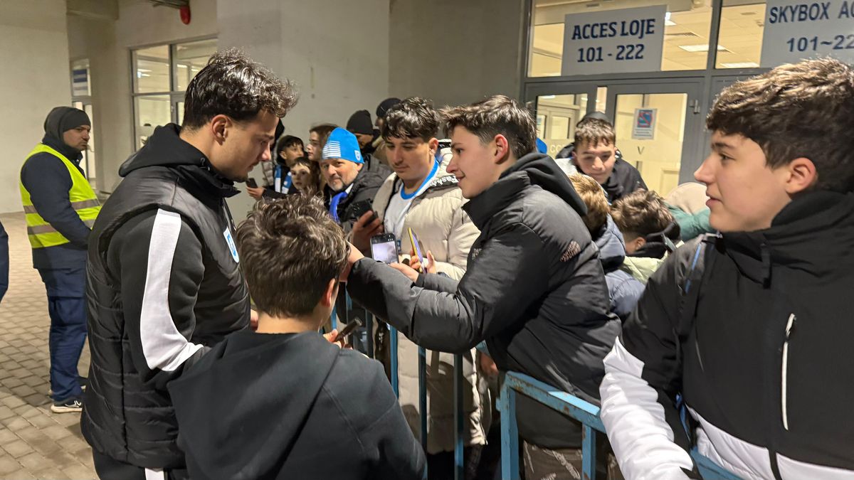 Assad Al Hamlawi, asaltat de fani pentru fotografii și autografe