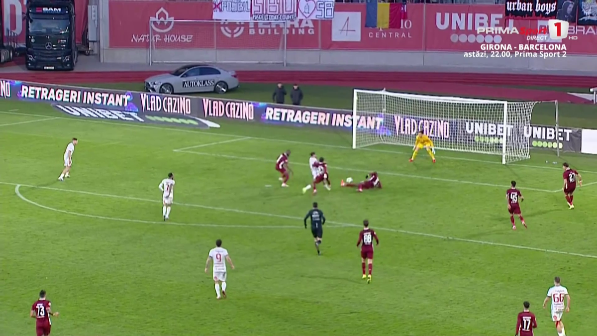VAR a intervenit de DOUĂ ori la aceeași fază în Hermannstadt - CFR Cluj » Andrei Chivulete, întors la ultima fază a meciului într-un moment-cheie